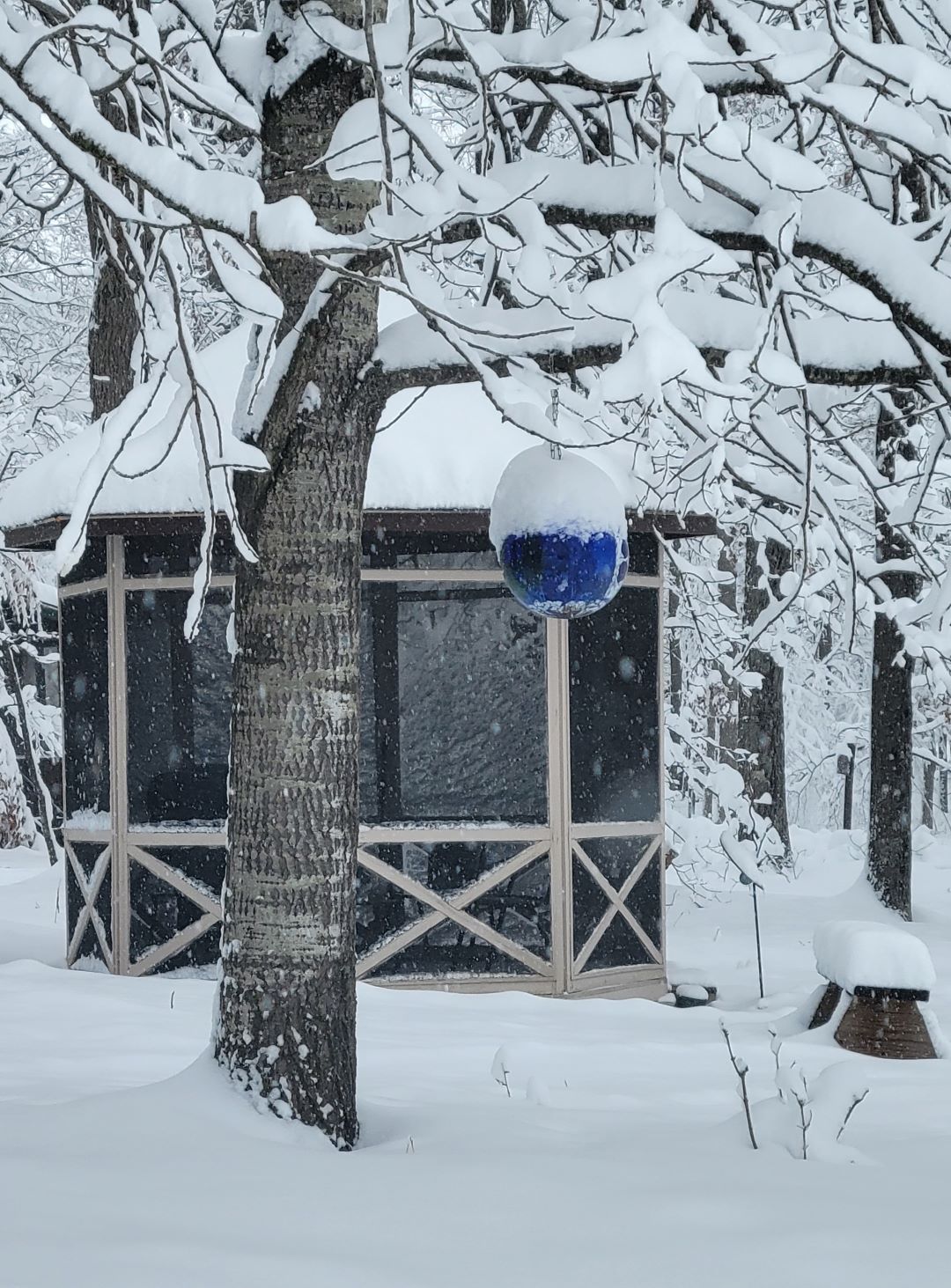 Snow-Gazebo-BlueOrb
